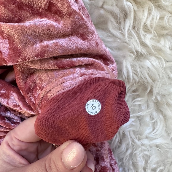 Lululemon Wunder Lounge High Rise Tight 28" Crushed Velvet Soft Cranberry - Picture 4 of 8